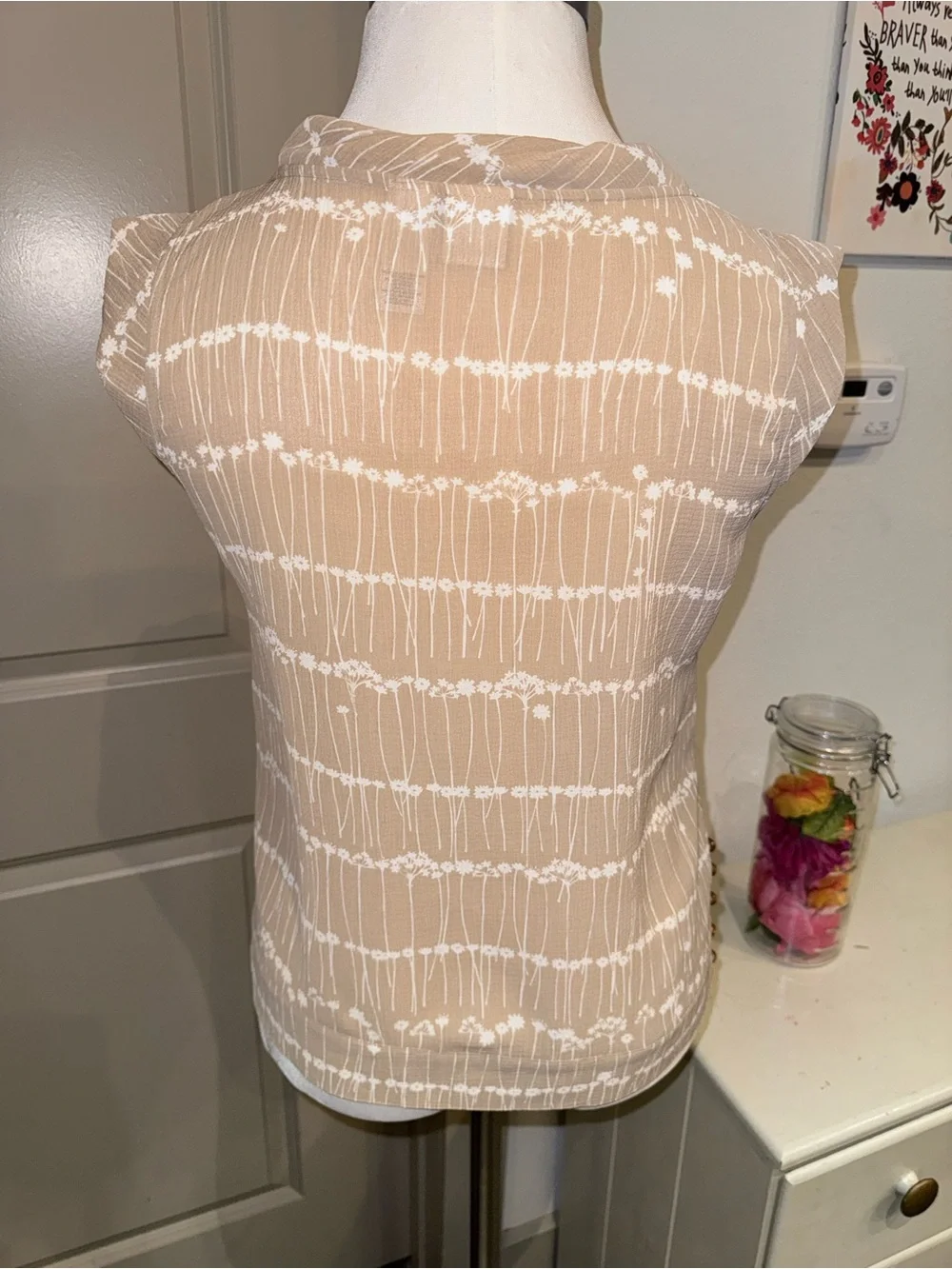 ⭐️ NWOT Emma James Bow Tie Sleeveless Beige Top size 12 - Picture 4 of 5